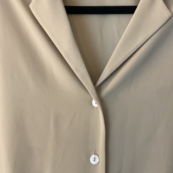 NWOT Oak + Fort Green Satin Button Up Blouse - Picture 4 of 5